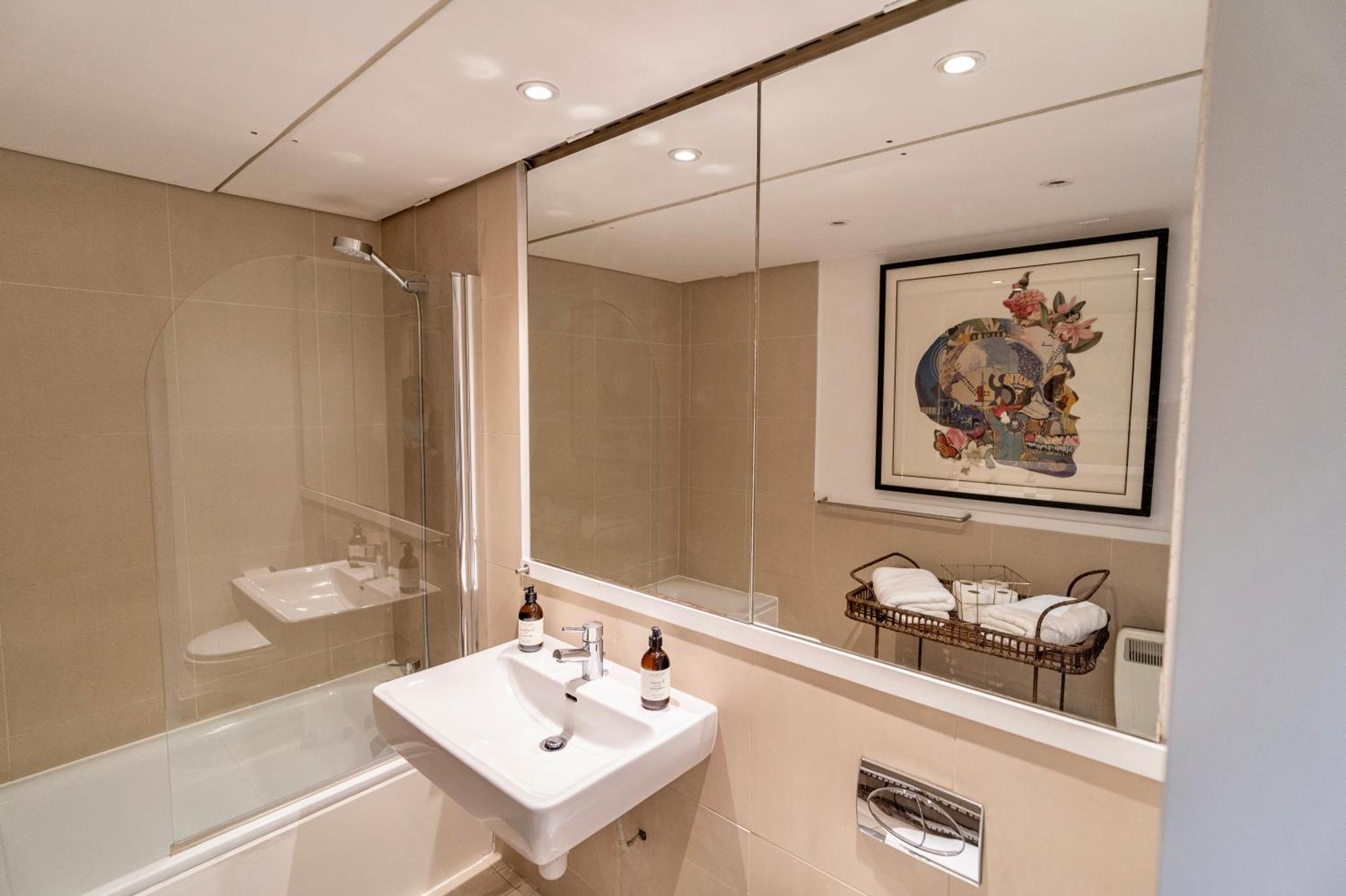 Spacious West End Duplex Apartment, W1 Central London Bagian luar foto