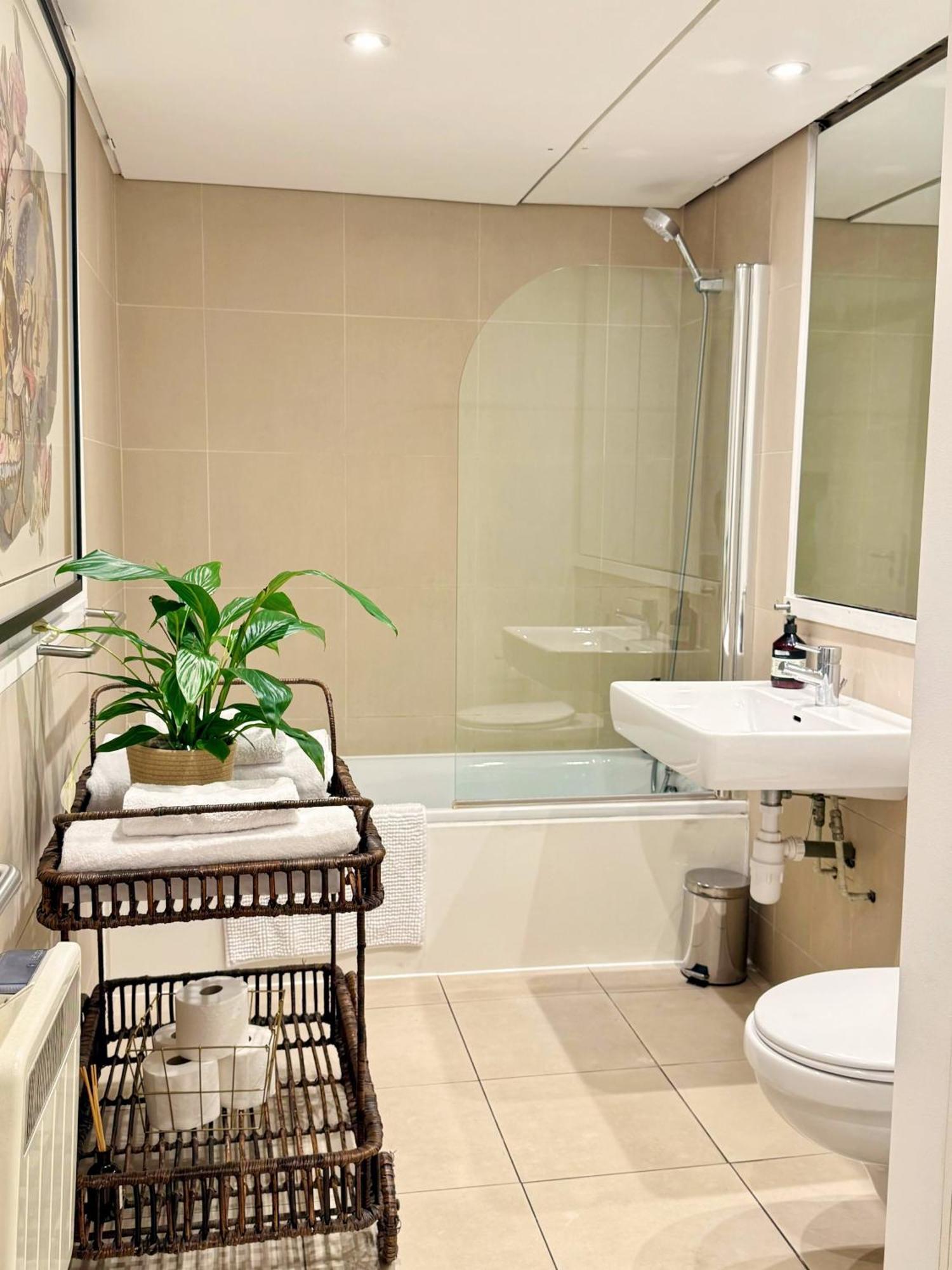 Spacious West End Duplex Apartment, W1 Central London Bagian luar foto